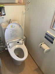 トイレ施工事例（タンクレス＋手洗い）施工前