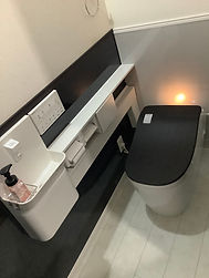 トイレ施工事例（タンクレス＋背面壁）施工後