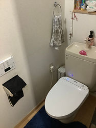 トイレ施工事例（タンクレス＋背面壁）施工前